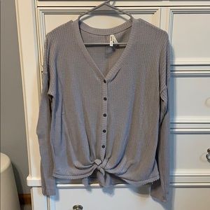 Long sleeved grey sweater